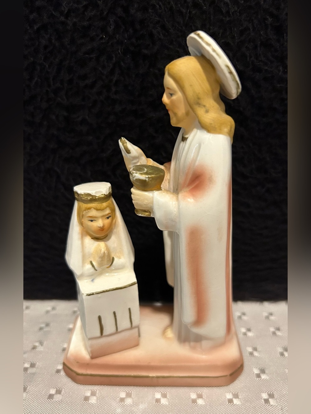 Vintage Ceramic Jesus Giving 1st Communion To Little Girl Figurine Made In Japan
